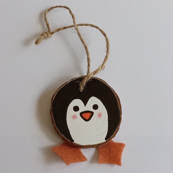 🎯 10 for $10 / Hand Painted Penguin on Wood Disc Ornament - Picture 6 of 7